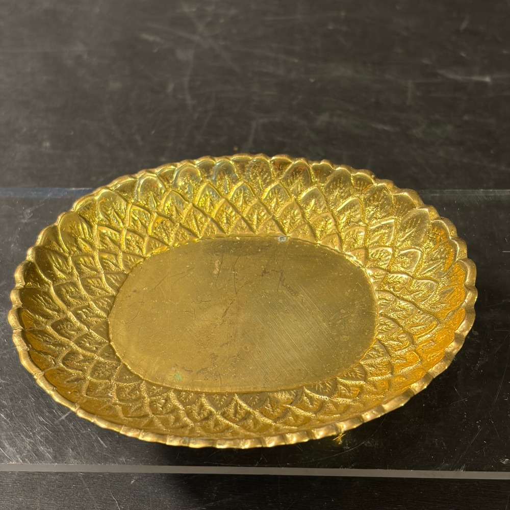 Serrv Brass Trinket Dish Embossed Leaf Pattern Oval Catchall Made in India 5x3.5